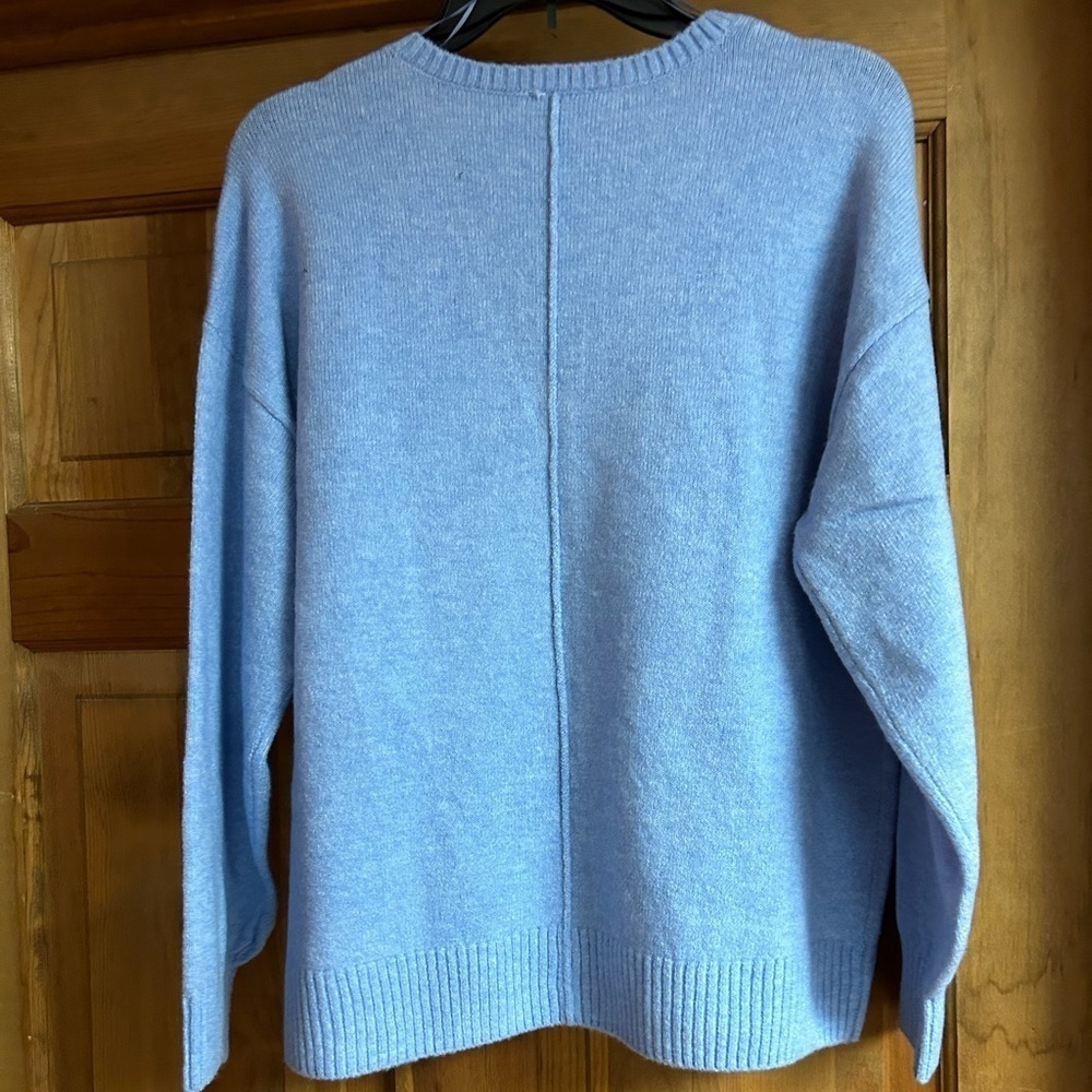 Vince Camuto Ladies V Neck Sweater
Marine Blue NWT - Picture 5 of 9